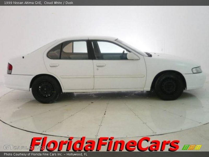 Cloud White / Dusk 1999 Nissan Altima GXE