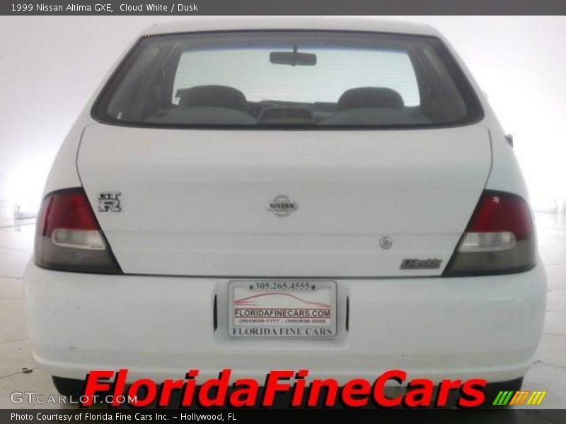 Cloud White / Dusk 1999 Nissan Altima GXE