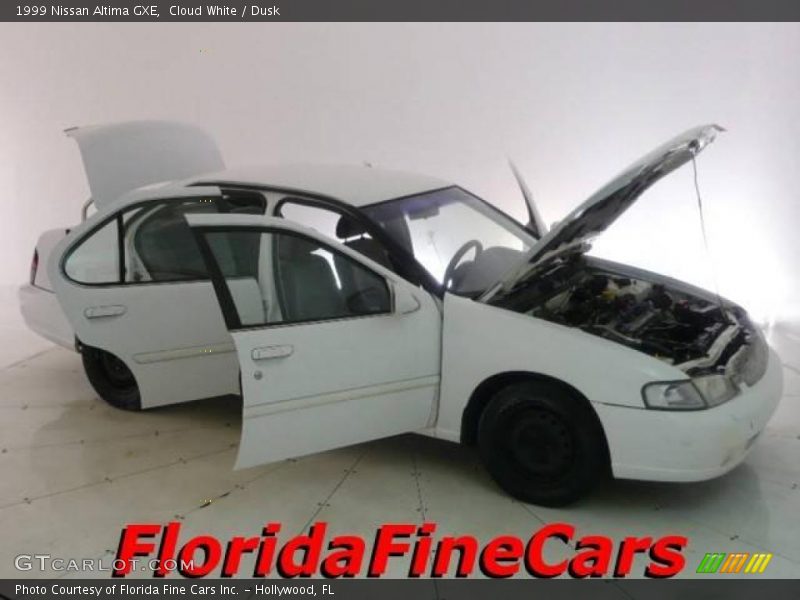 Cloud White / Dusk 1999 Nissan Altima GXE