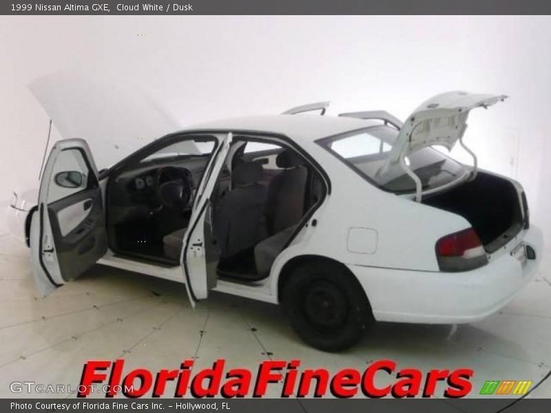 Cloud White / Dusk 1999 Nissan Altima GXE