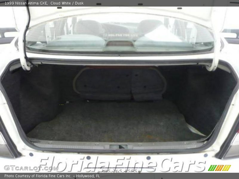 Cloud White / Dusk 1999 Nissan Altima GXE