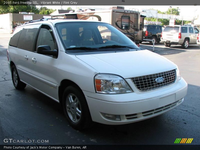 Vibrant White / Flint Grey 2005 Ford Freestar SEL