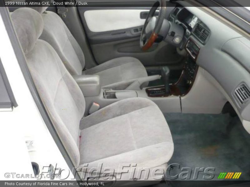 Cloud White / Dusk 1999 Nissan Altima GXE