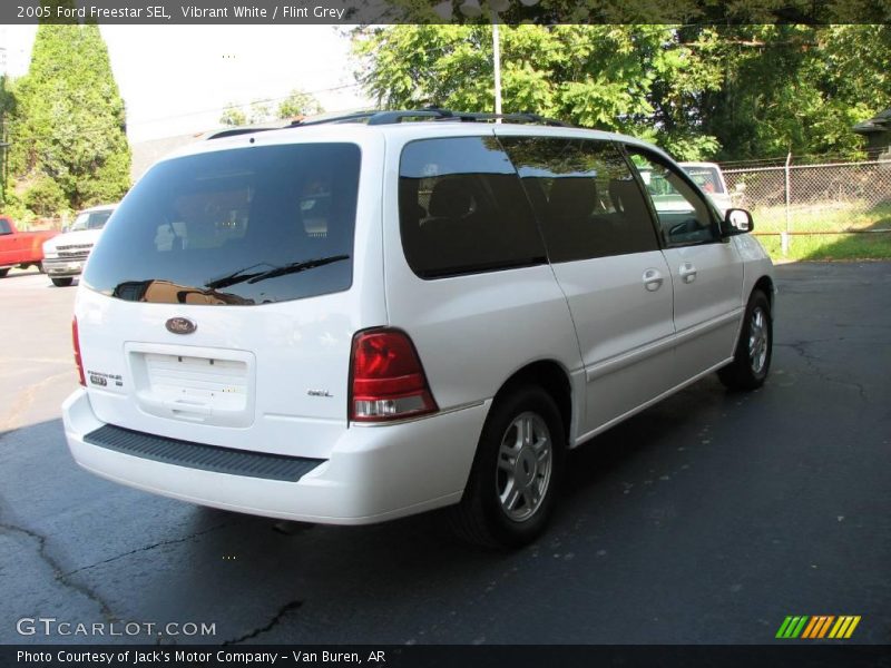 Vibrant White / Flint Grey 2005 Ford Freestar SEL
