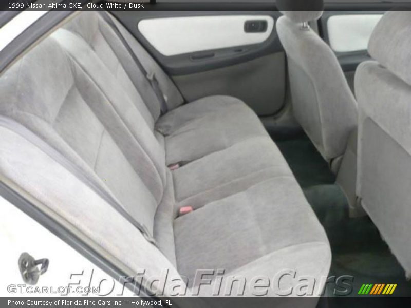 Cloud White / Dusk 1999 Nissan Altima GXE