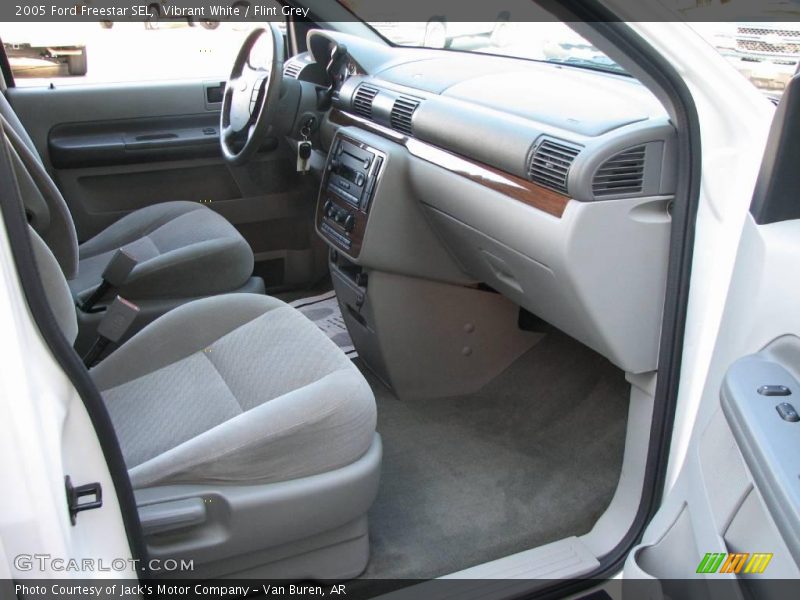 Vibrant White / Flint Grey 2005 Ford Freestar SEL