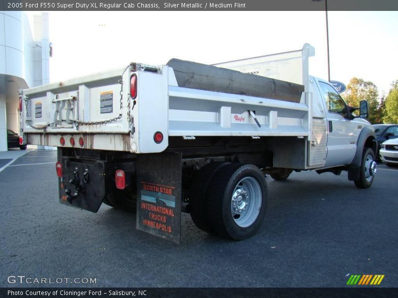 Silver Metallic / Medium Flint 2005 Ford F550 Super Duty XL Regular Cab Chassis