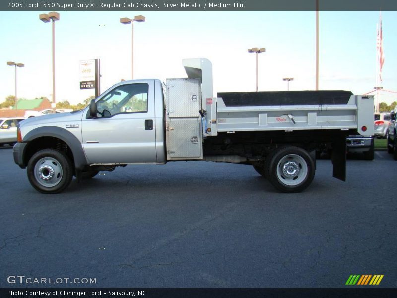 Silver Metallic / Medium Flint 2005 Ford F550 Super Duty XL Regular Cab Chassis