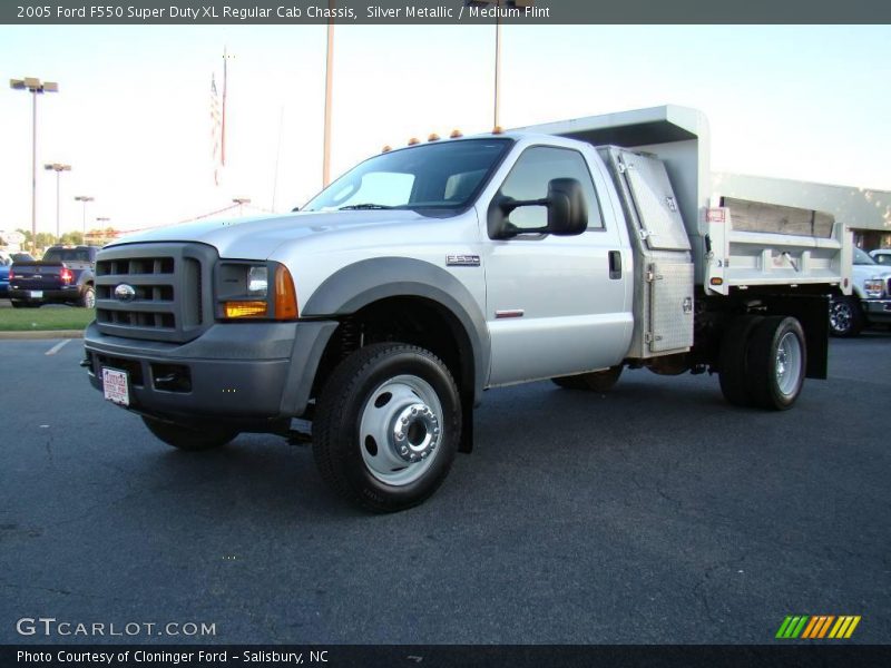 Silver Metallic / Medium Flint 2005 Ford F550 Super Duty XL Regular Cab Chassis