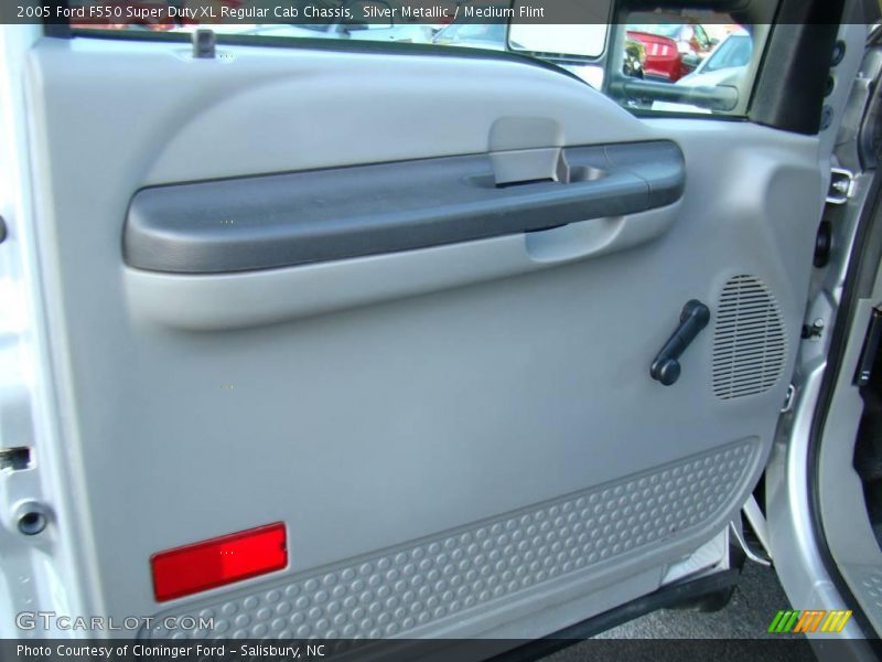 Silver Metallic / Medium Flint 2005 Ford F550 Super Duty XL Regular Cab Chassis