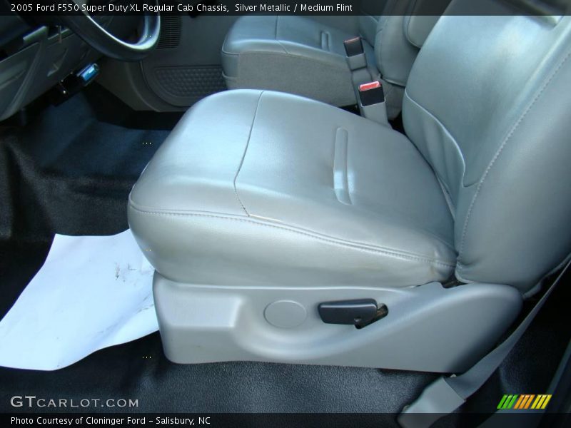 Silver Metallic / Medium Flint 2005 Ford F550 Super Duty XL Regular Cab Chassis