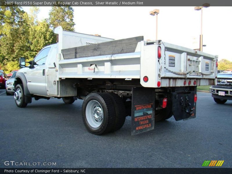 Silver Metallic / Medium Flint 2005 Ford F550 Super Duty XL Regular Cab Chassis