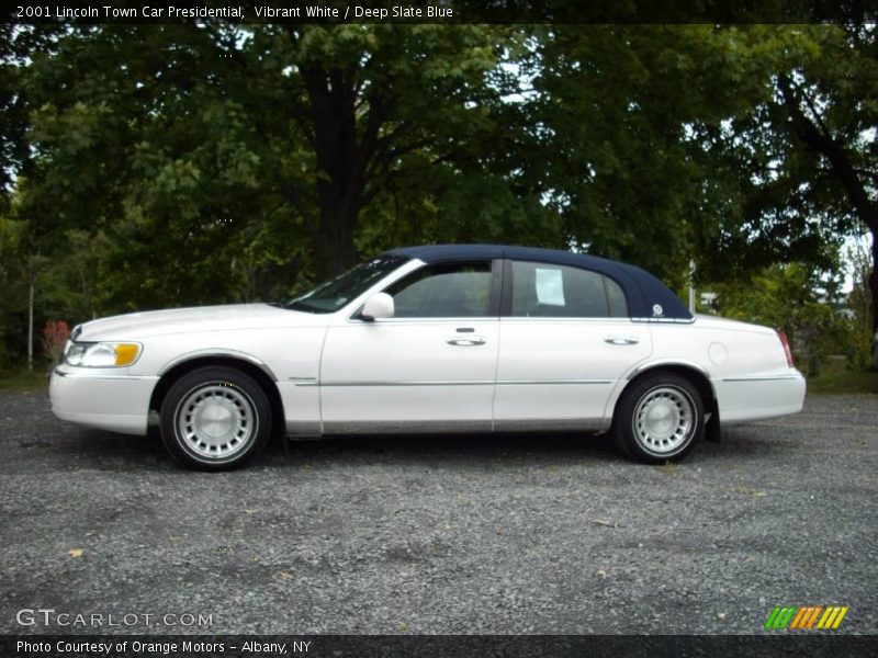 Vibrant White / Deep Slate Blue 2001 Lincoln Town Car Presidential
