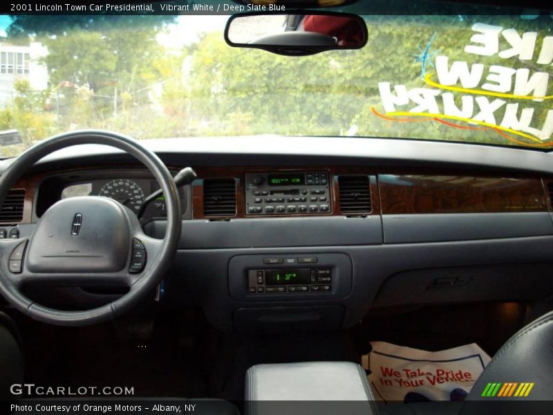 Vibrant White / Deep Slate Blue 2001 Lincoln Town Car Presidential