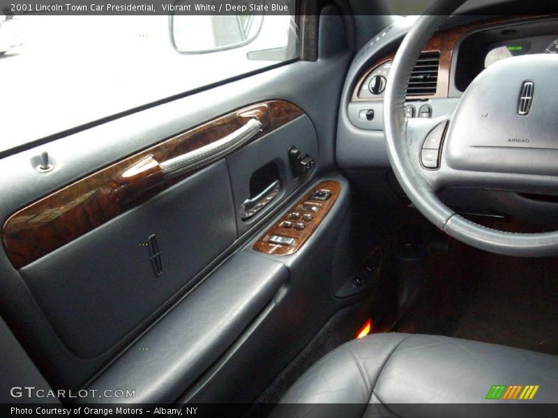 Vibrant White / Deep Slate Blue 2001 Lincoln Town Car Presidential