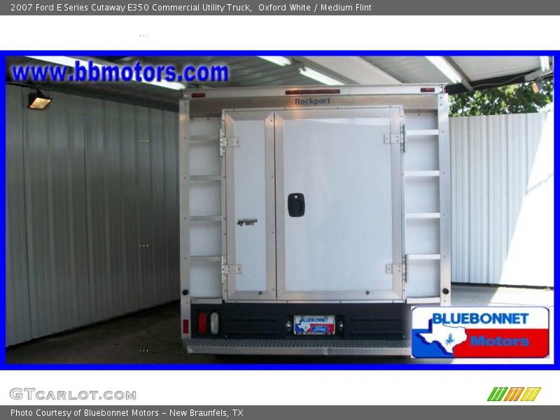 Oxford White / Medium Flint 2007 Ford E Series Cutaway E350 Commercial Utility Truck