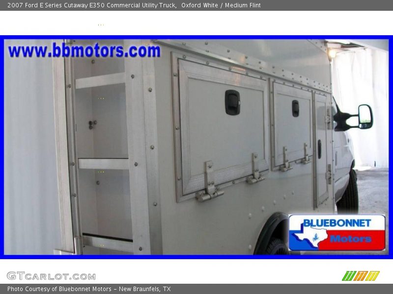 Oxford White / Medium Flint 2007 Ford E Series Cutaway E350 Commercial Utility Truck