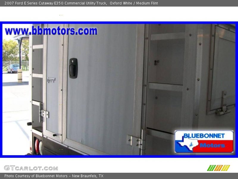 Oxford White / Medium Flint 2007 Ford E Series Cutaway E350 Commercial Utility Truck