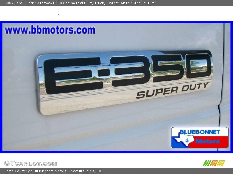 Oxford White / Medium Flint 2007 Ford E Series Cutaway E350 Commercial Utility Truck