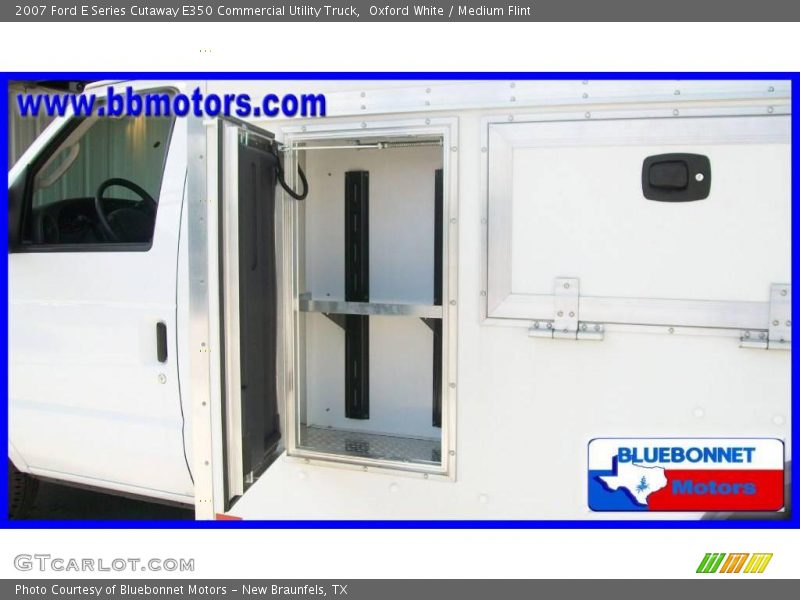 Oxford White / Medium Flint 2007 Ford E Series Cutaway E350 Commercial Utility Truck