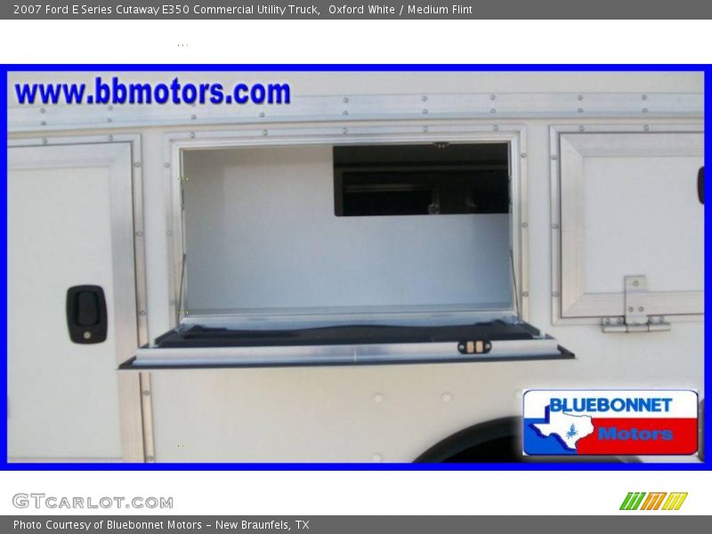 Oxford White / Medium Flint 2007 Ford E Series Cutaway E350 Commercial Utility Truck