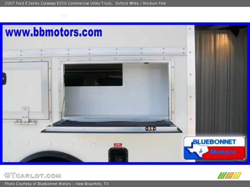 Oxford White / Medium Flint 2007 Ford E Series Cutaway E350 Commercial Utility Truck