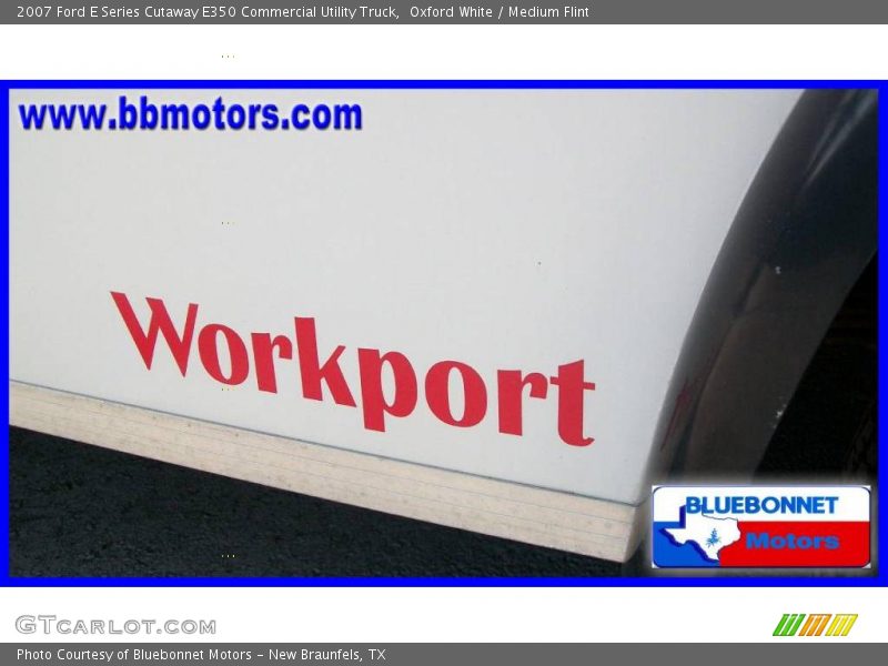 Oxford White / Medium Flint 2007 Ford E Series Cutaway E350 Commercial Utility Truck