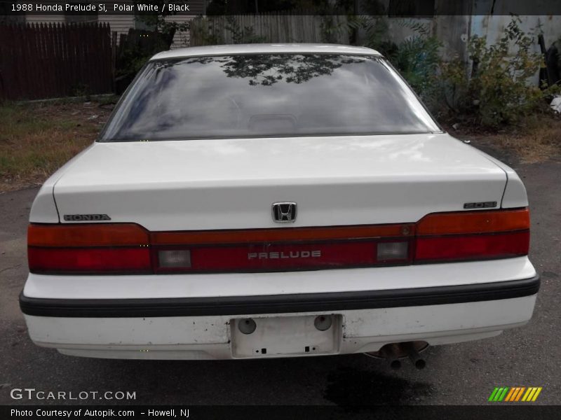 Polar White / Black 1988 Honda Prelude Si