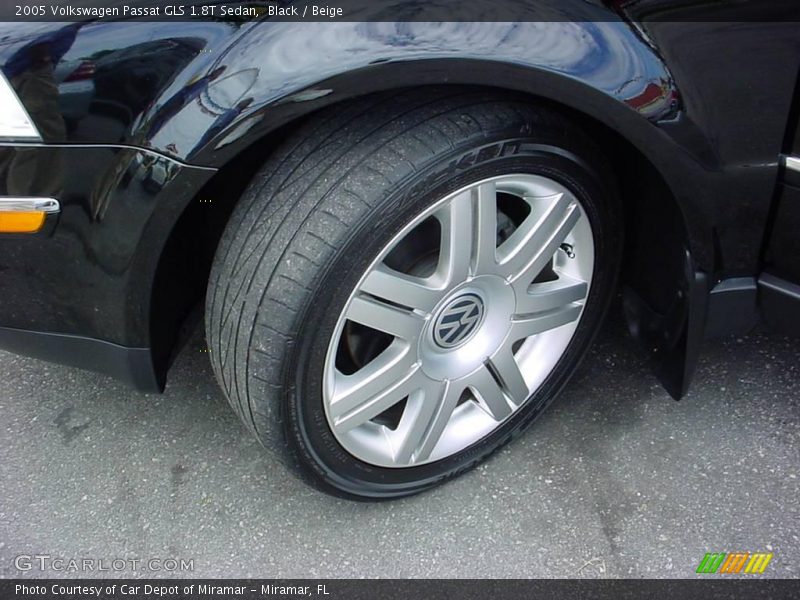 Black / Beige 2005 Volkswagen Passat GLS 1.8T Sedan