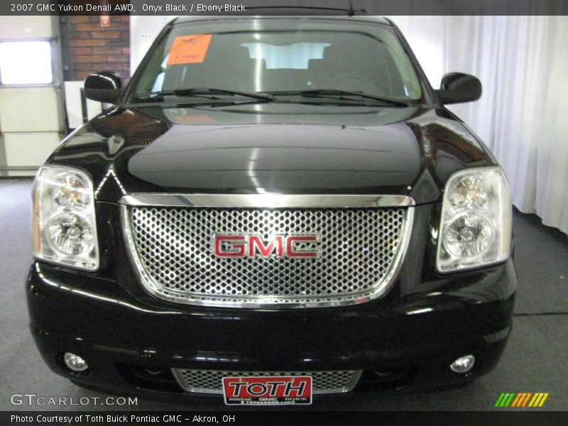 Onyx Black / Ebony Black 2007 GMC Yukon Denali AWD