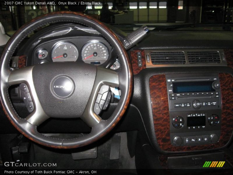 Onyx Black / Ebony Black 2007 GMC Yukon Denali AWD