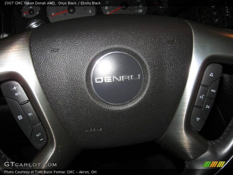 Onyx Black / Ebony Black 2007 GMC Yukon Denali AWD