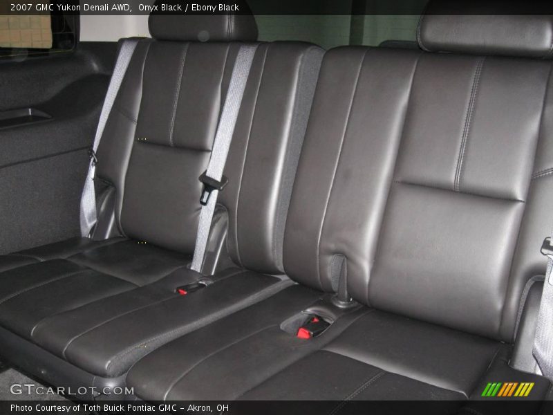 Onyx Black / Ebony Black 2007 GMC Yukon Denali AWD