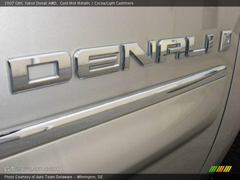 Gold Mist Metallic / Cocoa/Light Cashmere 2007 GMC Yukon Denali AWD