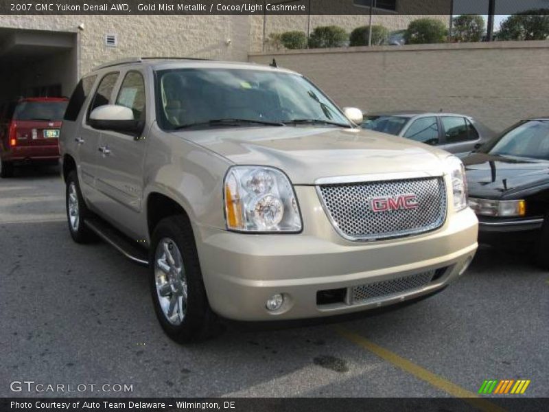 Gold Mist Metallic / Cocoa/Light Cashmere 2007 GMC Yukon Denali AWD