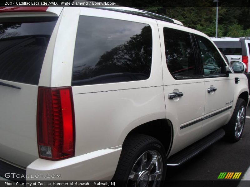 White Diamond / Ebony/Ebony 2007 Cadillac Escalade AWD