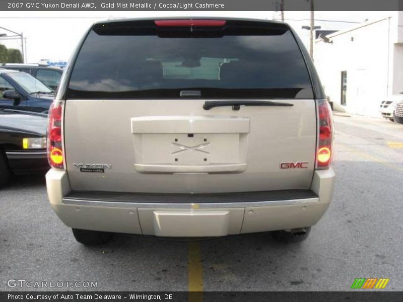 Gold Mist Metallic / Cocoa/Light Cashmere 2007 GMC Yukon Denali AWD