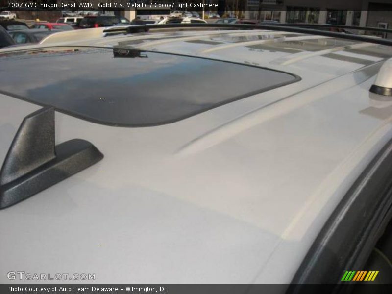 Gold Mist Metallic / Cocoa/Light Cashmere 2007 GMC Yukon Denali AWD