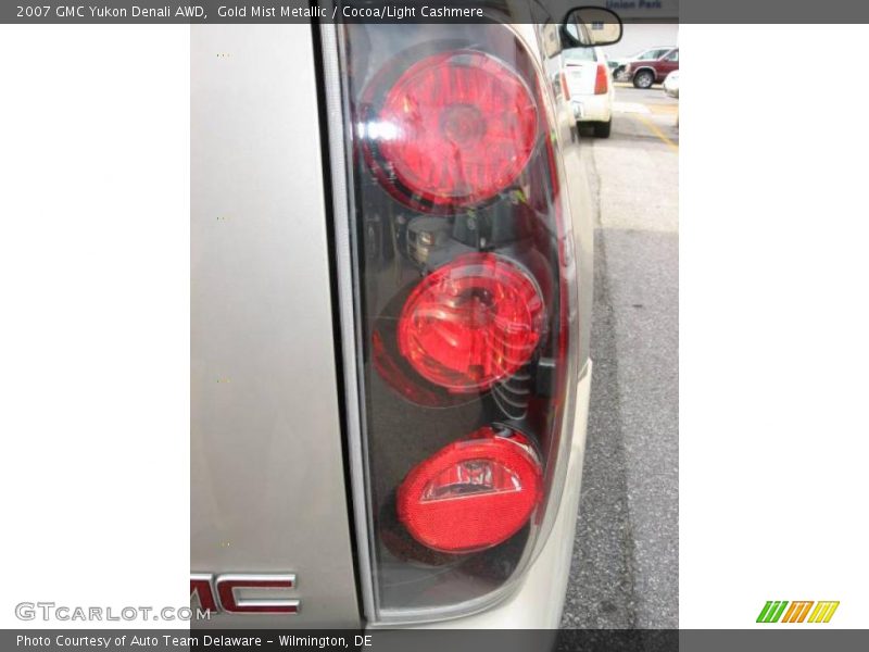 Gold Mist Metallic / Cocoa/Light Cashmere 2007 GMC Yukon Denali AWD