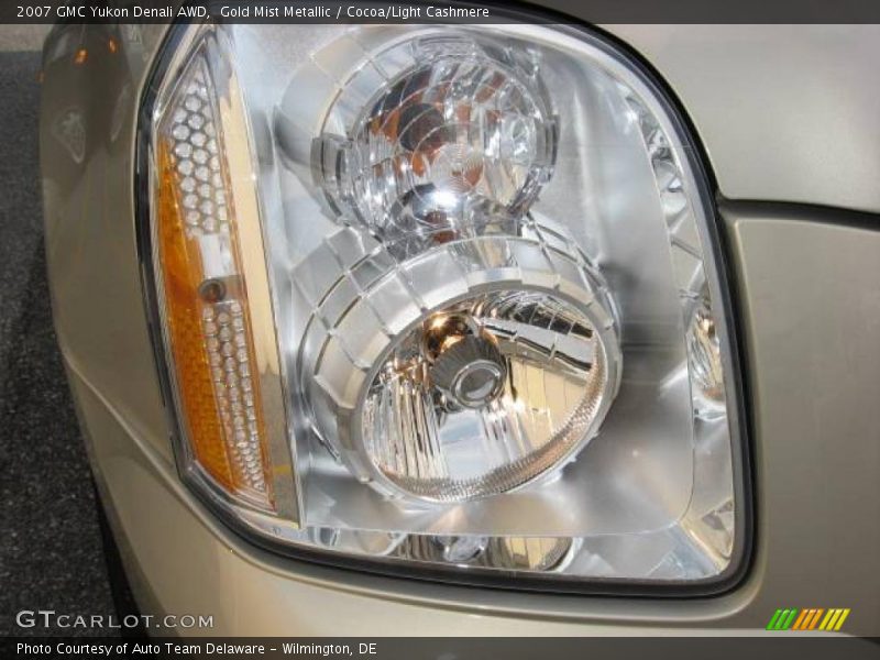 Gold Mist Metallic / Cocoa/Light Cashmere 2007 GMC Yukon Denali AWD