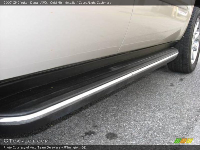Gold Mist Metallic / Cocoa/Light Cashmere 2007 GMC Yukon Denali AWD