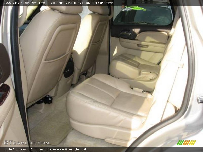 Gold Mist Metallic / Cocoa/Light Cashmere 2007 GMC Yukon Denali AWD