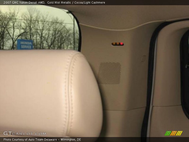 Gold Mist Metallic / Cocoa/Light Cashmere 2007 GMC Yukon Denali AWD