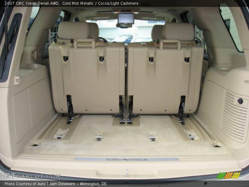 Gold Mist Metallic / Cocoa/Light Cashmere 2007 GMC Yukon Denali AWD