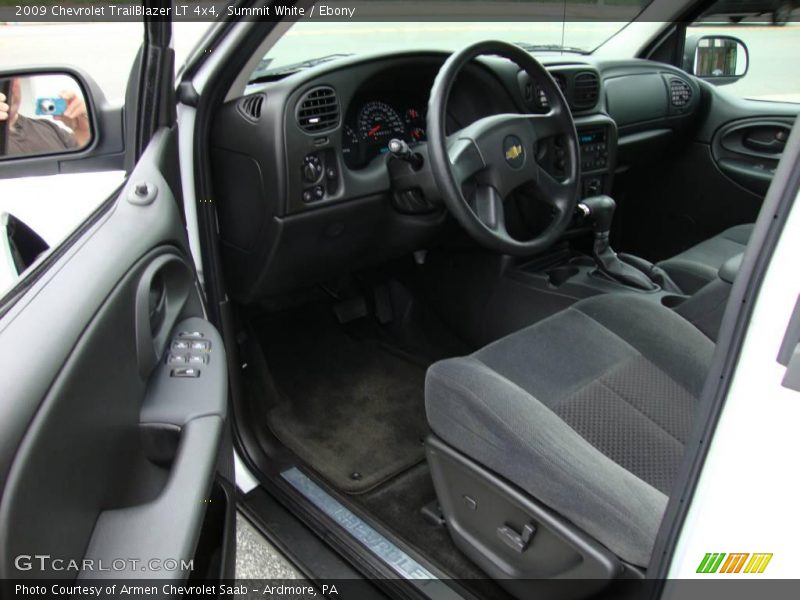 Summit White / Ebony 2009 Chevrolet TrailBlazer LT 4x4