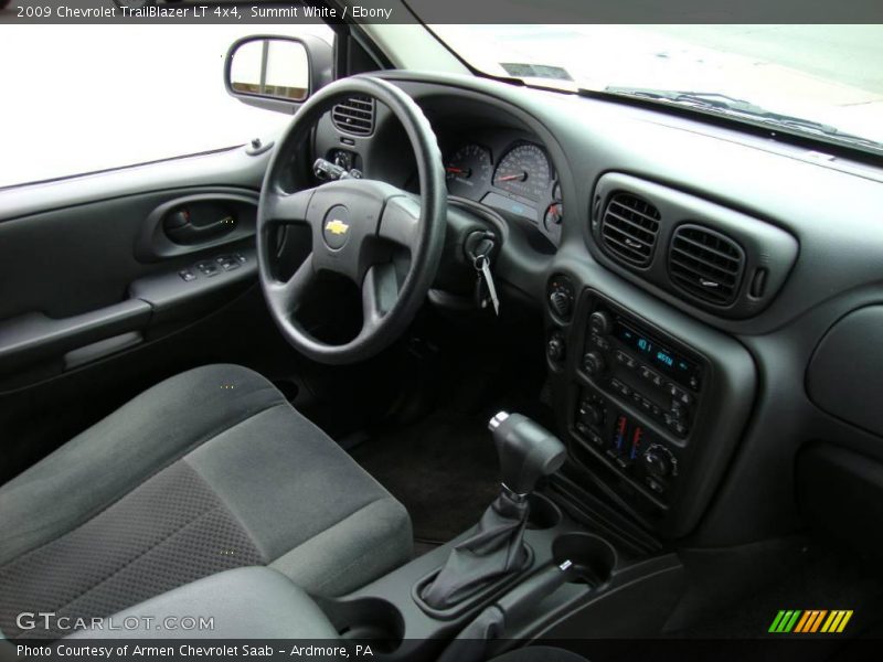 Summit White / Ebony 2009 Chevrolet TrailBlazer LT 4x4