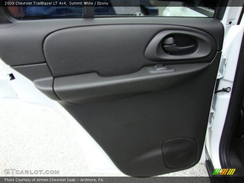 Summit White / Ebony 2009 Chevrolet TrailBlazer LT 4x4