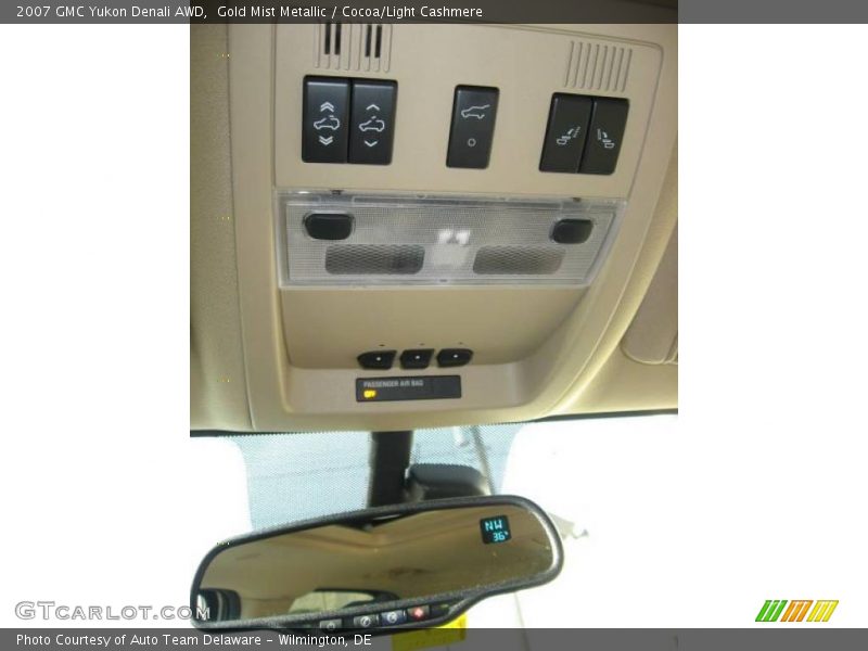 Gold Mist Metallic / Cocoa/Light Cashmere 2007 GMC Yukon Denali AWD