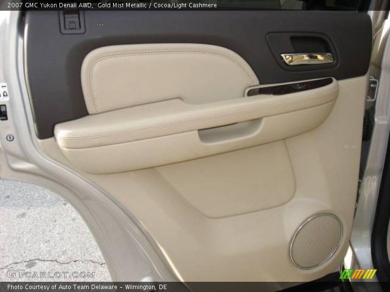 Gold Mist Metallic / Cocoa/Light Cashmere 2007 GMC Yukon Denali AWD