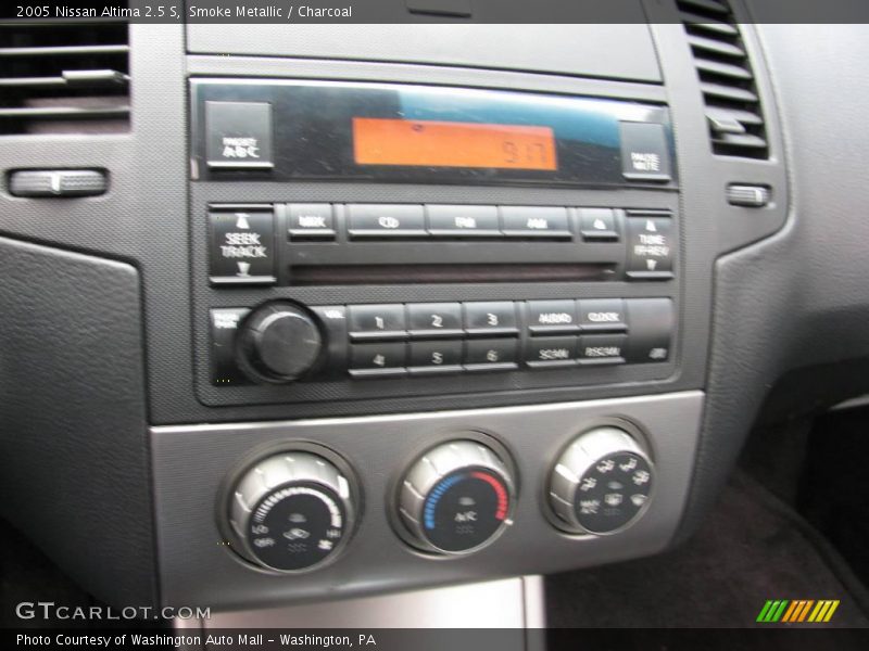 Smoke Metallic / Charcoal 2005 Nissan Altima 2.5 S
